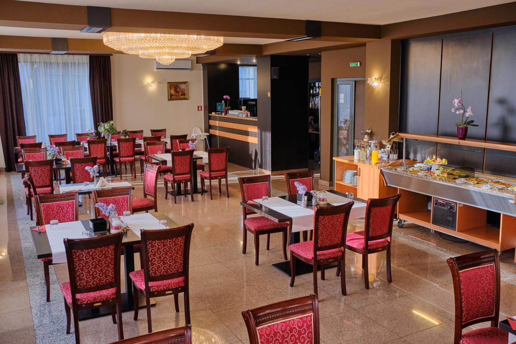 Hotel Regal Μπρασόβ Εξωτερικό φωτογραφία